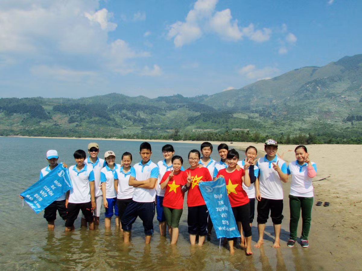 Vẻ đẹp hoang sơ của Làng Vân hút dân phượt.