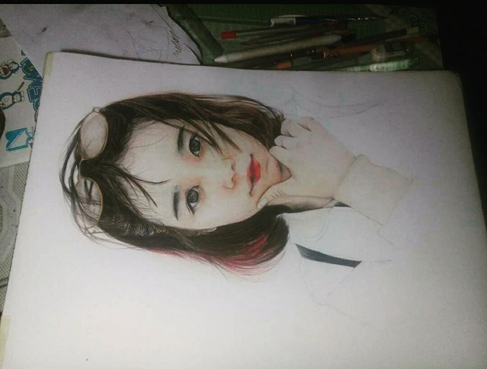 Nhìn qua những bức tranh Văn Định vẽ chắc chắn ai cũng phải thốt lên "Đẹp hơn cả người thật, tự nhiên và tỉ mỉ".