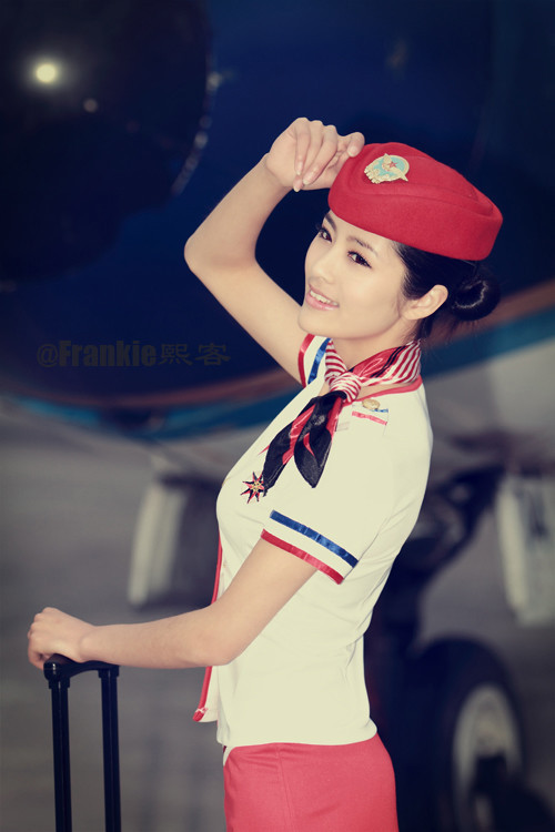 Bằng vẻ đẹp trời phú của mình, Triệu Lộ khiến nhiều trái tim si mê của cánh mày râu bị hạ gục ngay khi mới gặp mặt.