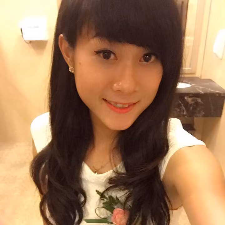 Đặc biệt hơn, sau khi về đích, Tú Chinh không giấu được những giọt nước mắt và nhắn gửi đến người thầy, người ba đặc biệt người mẹ quá cố của mình đầy xúc động.