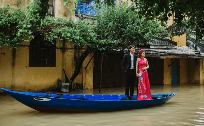 Thành quả họ nhận được với quyết định táo bạo của mình đó là album ảnh cưới vô cùng độc đáo khiến nhiều người ngưỡng mộ và khen ngợi.