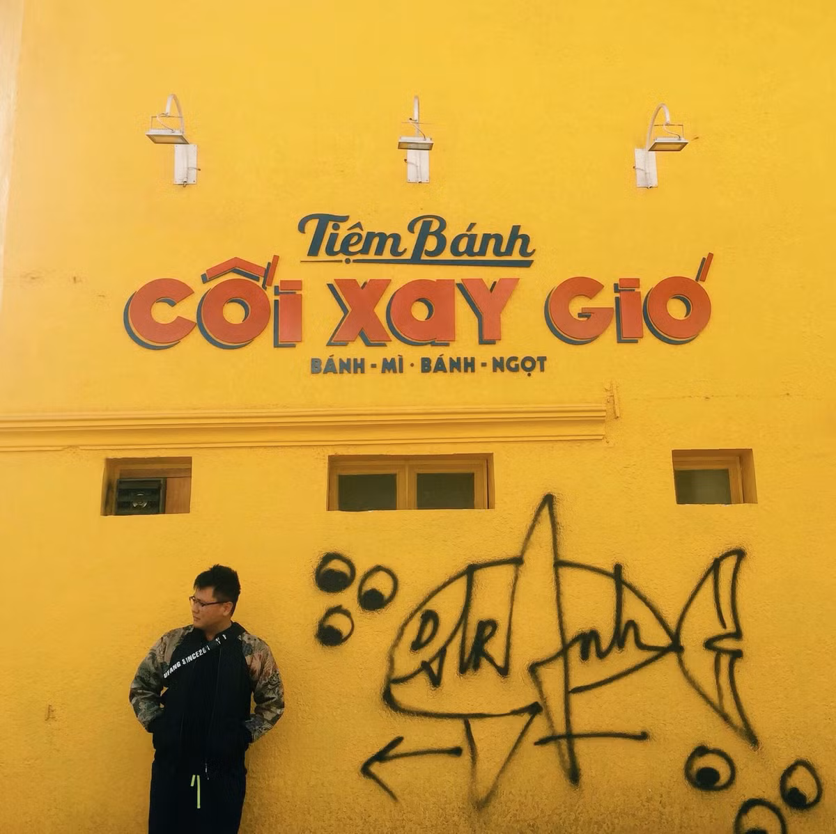 Trên mạng xã hội, nickname T.N chia sẻ rằng: "Bức tường sống ảo của hàng triệu con dân facebook đã tử nạn sau 1 đêm. Xin chia buồn cùng các anh em".