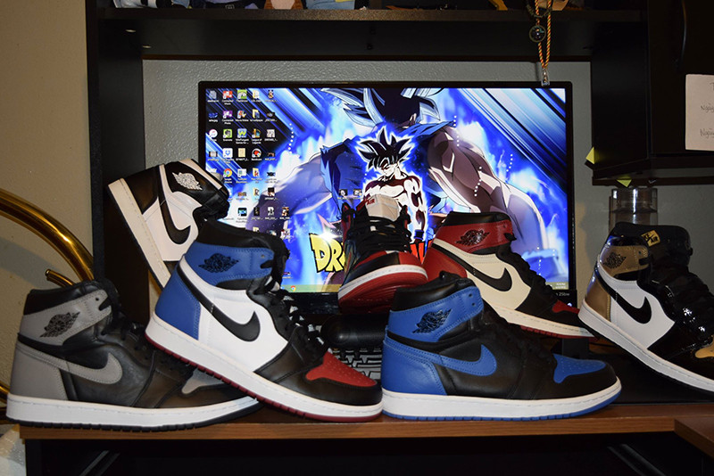 Để thỏa mãn sở thích sưu tầm giày của mình, năm 2017 Leo Nguyễn quyết định vừa đi học vừa làm nail, lương từ công việc này là 3.500USD (khoảng 80 triệu đồng).