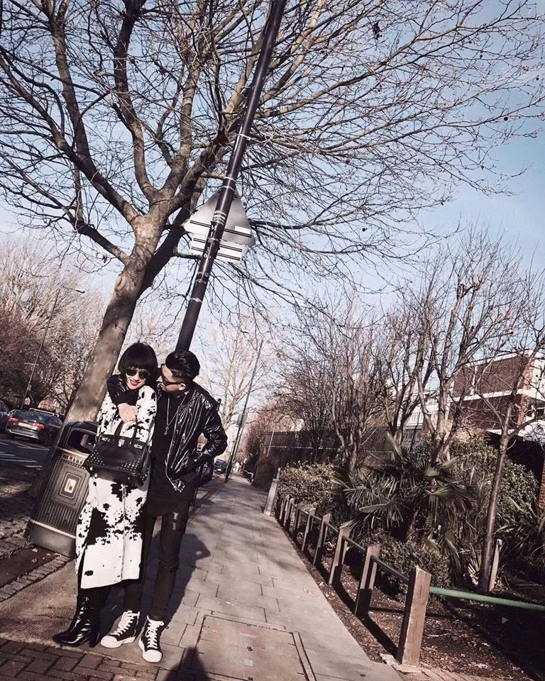 Theo dõi trang cá nhân của DJ Tít, nhiều dân mạng còn phát hiện ra cô nàng này liên tục khoe những bức ảnh yêu thương bên chồng mình.