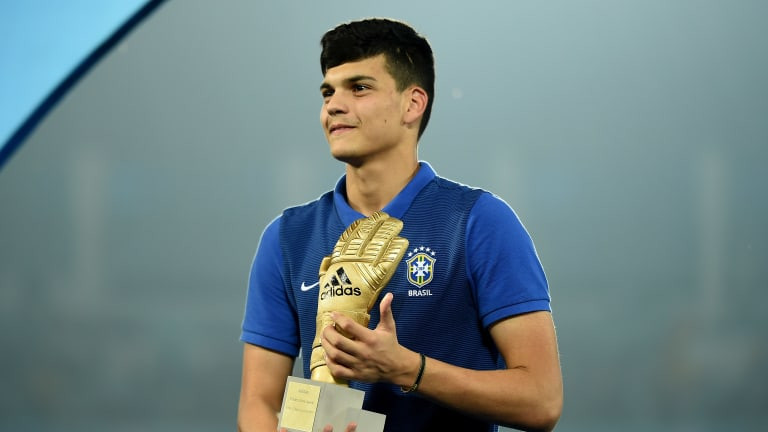  Chuyển nhượng cầu thủ từ AS, MU đã có sự chuẩn bị đề phòng trường hợp mất David de Gea bằng việc đã đưa Gabriel Brazao vào tầm ngắm.