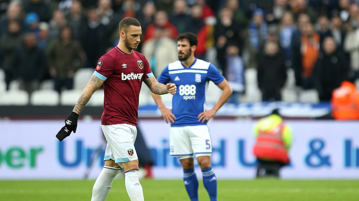 Nhiều tờ báo tại Anh cho rằng Marko Arnautovic ang được liên hệ bởi nhiều đội bóng trong đó có cả Chelsea.