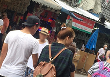 Chính những cuộc nói chuyện trên trang mạng xã hội Instagram đã tố cáo cặp đôi đình đám của làng giải trí Việt này đã cặp kè với nhau sau những scandal tình ái mà cầu thủ Việt kiều Mạc Hồng Quân vướng phải trong năm 2015.