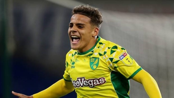 Theo Sky Sports News, Max Aarons của Norwich chính là cái tên mới nhất được Man Utd theo đuổi. Cầu thủ 19 tuổi này đã gây ấn tượng mạnh với Norwich mùa trước, giành giải thưởng Cầu thủ trẻ xuất sắc nhất mùa của EFL khi Canaries giành chức vô địch và được trở lại Premier League.