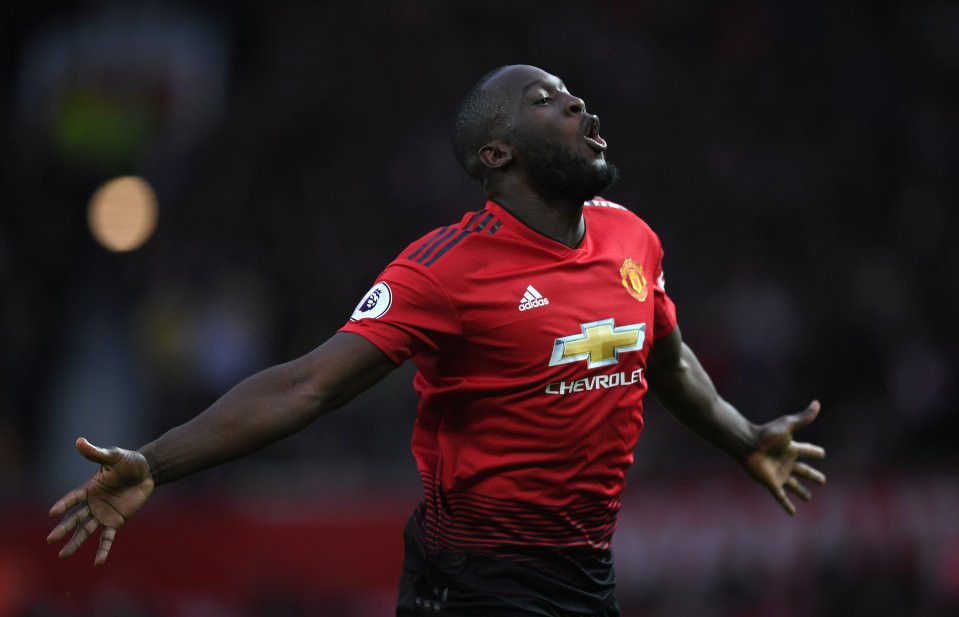 Theo The Sun, Lukaku sẽ nhận lương 180.000 bảng/tuần tại Inter, thấp hơn so với khoản thù lao đang hưởng ở sân Old Trafford (200.000 bảng/tuần).
