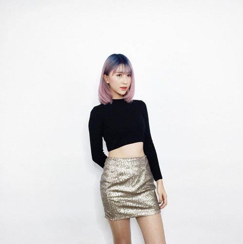 Quỳnh Anh Shyn là hot girl trải qua một năm với nhiều sóng gió. Từ việc chia tay bạn trai Bê Trần cho tới việc bị “tố” chảnh chọe đều ảnh hưởng tới hình ảnh hot girl trong sáng của Quỳnh Anh Shyn. Tuy nhiên, những điều đó không hề ảnh hưởng tới tình cảm mà khán giả dành cho cô nàng sinh năm 1996. Instagram của Quỳnh Anh Shyn có hơn 666.000 lượt theo dõi và có hơn 7.366.000 lượt thích.