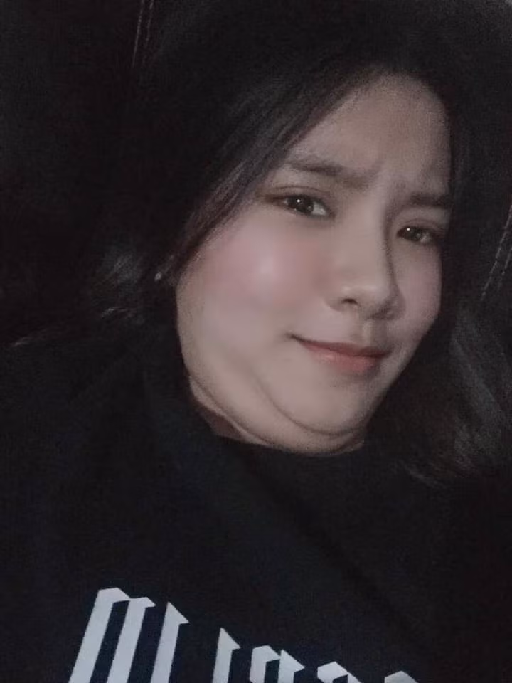 Chiếc cằm "mốt" nhất mà bạn nên cập nhật ngay phải là nọng " 2 cằm". Cả thế giới đang lên mạng khoe ảnh 2 cằm trên MXH, đặc biệt là hội chị em.