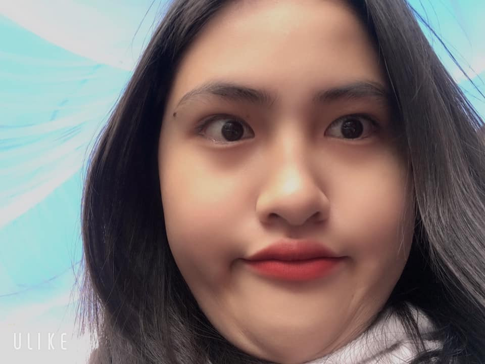 Đã có nọng cằm lại còn thần thái ngời ngời. Quả là bắt trend được với những thứ đang hot nhất.