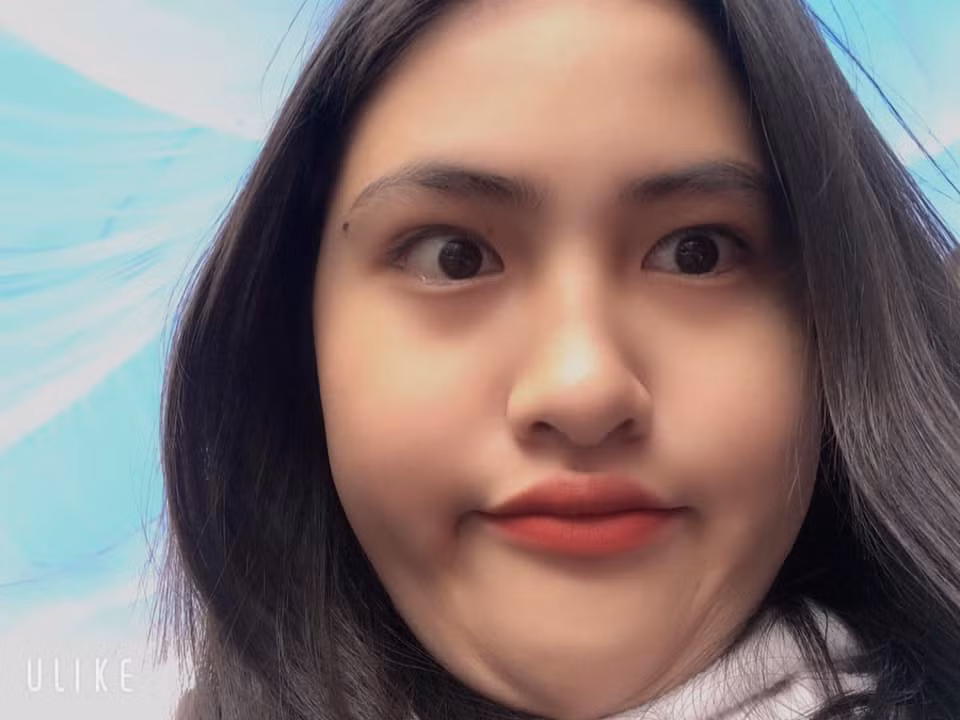 Đã có nọng cằm lại còn thần thái ngời ngời. Quả là bắt trend được với những thứ đang hot nhất.