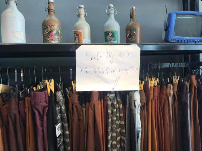 Như mọi năm, đến tháng cô hồn dân bán hàng online lại đưa ra những thông điểm giảm giá bá đạo khiến dân mạng được phen cười bò.