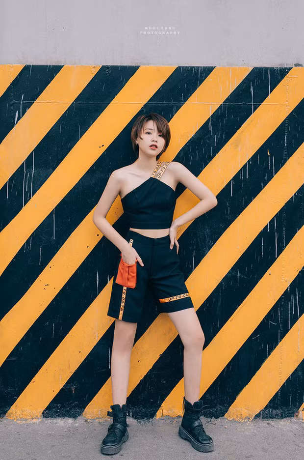 Huyền Trang chia sẻ rằng: "Quãng thời gian đầu thật sự rất khó khăn đối với mình, cả về chuyện tình cảm lẫn quyết tâm thay đổi bề ngoài. Mình bắt đầu từ việc bỏ hết thói quen ăn khuya, ăn vặt, uống nước ngọt. Mình giảm cân, thay đổi kiểu tóc, thay đổi cách ăn mặc, thay đổi cả lối suy nghĩ. Có nhiều lúc mình bị stress".