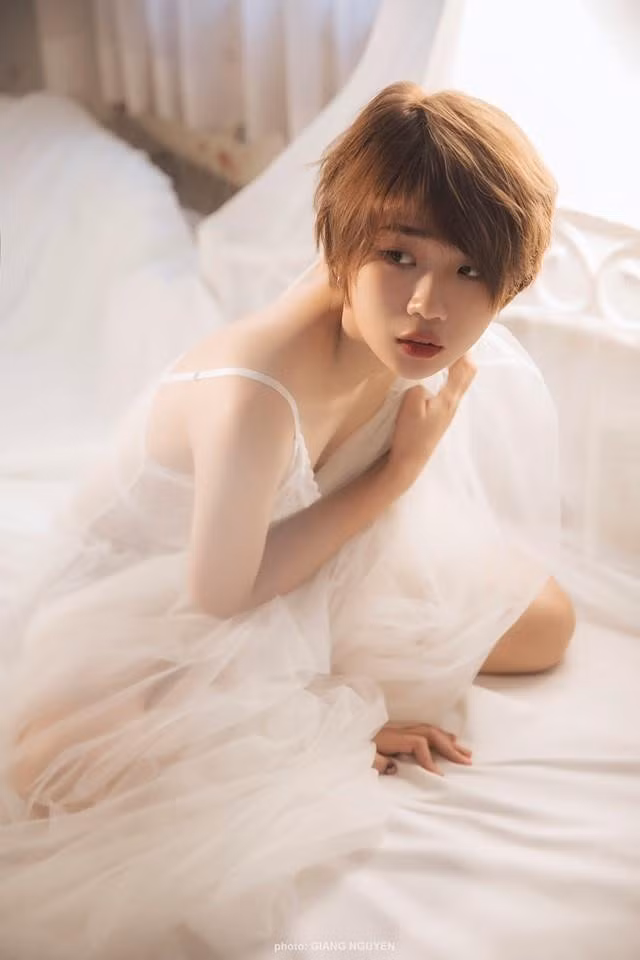 Sau khi giảm cân và thay đổi ngoại hình, Huyền Trang không chỉ có câu trả lời đích đáng cho chàng người yêu cũ mà còn giúp cô có cơ hội bước chân vào con đường làm mẫu ảnh.