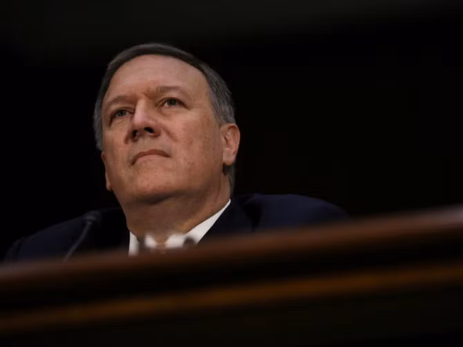 Mike Pompeo là người đứng đầu CIA, cơ quan thu thập tin tức cho Tổng thống Mỹ và nội các. Trước khi được bổ nhiệm vào vị trí Giám đốc CIA, Pompeo là dân biểu đại diện tiểu bang Kansas, đang phục vụ Quốc Hội nhiệm kỳ thứ 4. Ông cũng là Chủ tịch ủy ban tình báo Hạ Viện và là thành viên ủy ban thương mại và năng lượng Hạ Viện.