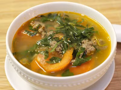 Canh chua nau thit bo: Suc khoe cho ca nha, sac dep cho chi em