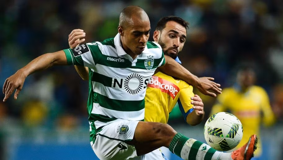 João Mário đã làm dậy sóng thị trường chuyển nhượng bằng màn trình diễn rực sáng trong màu áo Sporting 2 mùa giải gần đây. Được cả Manchester United, Chelsea lẫn Real Madrid đánh tiếng, thế nhưng tiền vệ 23 tuổi lại gây bất ngờ khi chọn Inter Milan làm điểm đến tiếp theo.