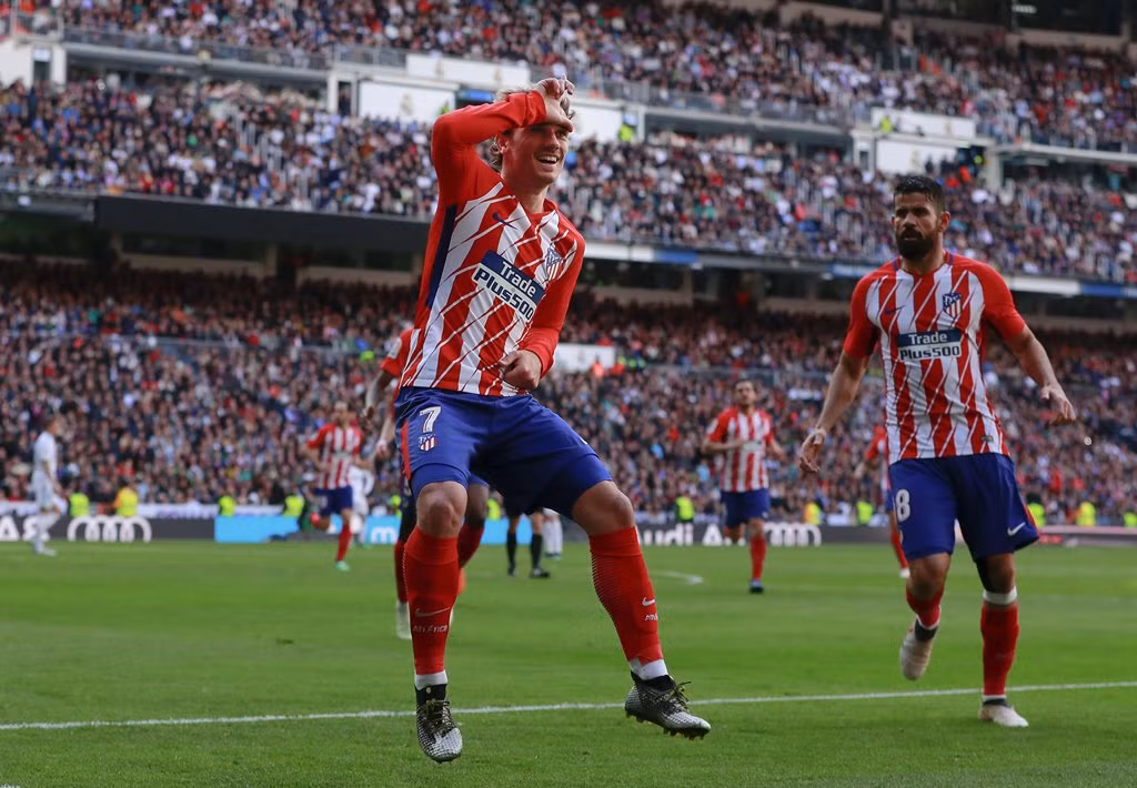 Diario Gol cho hay, Antoine Griezmann đã đưa ra quyết định, không gia nhập Barca vào hè này, vì sợ làm cái bóng của Messi.