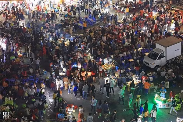 Chứng kiến cảnh tượng Đà Lạt "thất thủ" này nhiều dân mạng cho biết cảm giác thấy sợ hãi khi thấy sự đông đúc này. Một Đà Lạt nổi tiếng là thơ mộng và nên thơ giờ quá ồn ào.