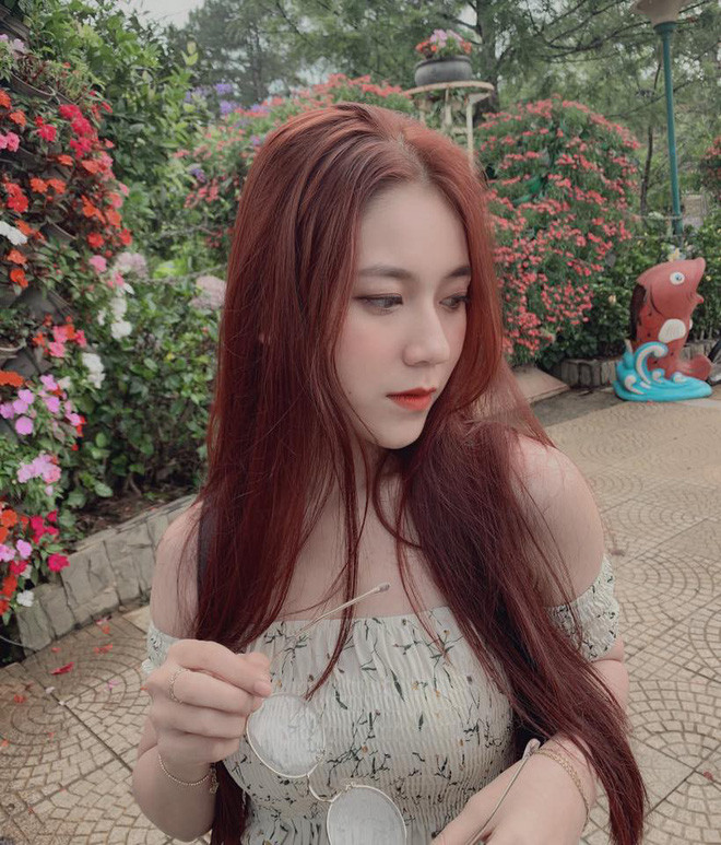 Đáp trả luồng ý kiến này, Thiên Di cho biết: "Mình rất bất ngờ và rất vui vì được mọi người chú ý. Nhưng mình khẳng định bản thân chưa từng đụng đến dao kéo, hoàn toàn chiết xuất từ tự nhiên nha".