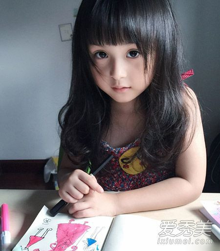 Khuôn mặt dễ thương, trong sáng là "vũ khí" lợi hại khiến Điềm Điềm chinh phục được nhiều khán giả khó tính.