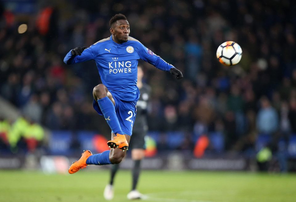 Daily Express đưa tin Arsenal đã bắt đầu mở cuộc đàm phán chiêu mộ tiền vệ Wilfred Ndidi của Leicester. Ảnh: Daily Express