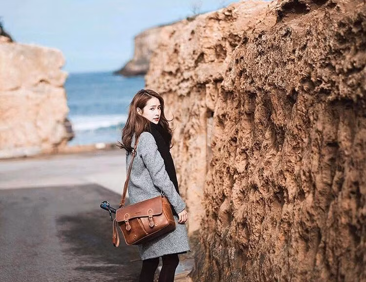 Không chỉ có vẻ ngoài xinh xắn, Pimtha còn được biết đến là một hot girl vô cùng đã năng khi biết đến tận 3 ngoại ngữ bao gồm cả tiếng Anh, tiếng Nhật.