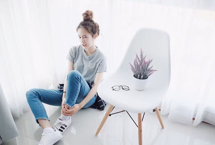 Cùng ngắm vẻ xinh đẹp của cô nàng hot girl triệu like trên mạng xã hội xứ Chùa Vàng - Pimtha.