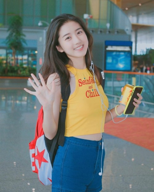 Bước ra khỏi quảng cáo của Apple, Eleanor khẳng định cho nhiều người thấy rằng mình không phải hot girl "thời vụ" mà cô nổi bật nhờ tài năng của bản thân.