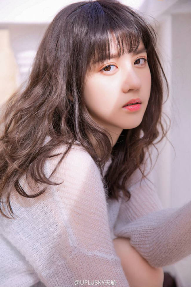 Không chỉ sở hữu ngoại hình nổi bật, Eleanor còn có thành tích học tập siêu khủng và tài năng ca hát, nhảy múa cũng như chơi các loại nhạc cụ.