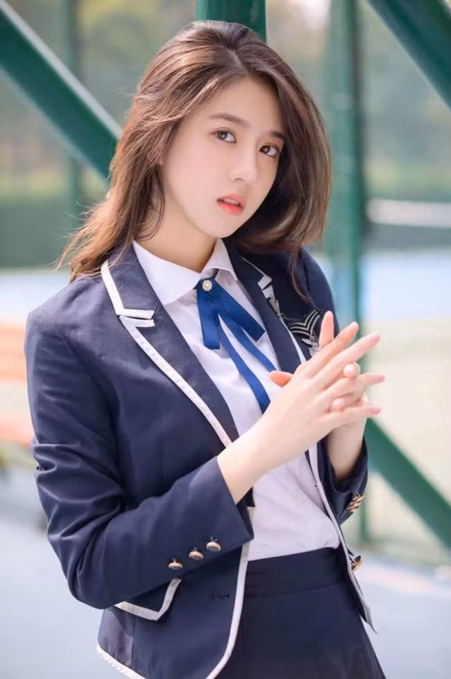 Nhan sac don tim cua “hot girl qua tao” tung quang cao cho Apple