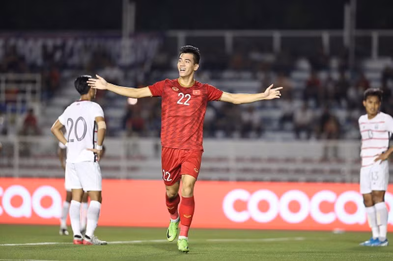 U22 Việt Nam bước vào trận bán kết SEA Game với U22 Campuchia. Khởi đầu trận đấu, với sức trẻ và sự nhanh nhẹn, dàn cầu thủ đối phương gây khó khăn nhưng các học trò HLV Park Hang-seo đủ tỉnh táo để chấn áp đối thủ.