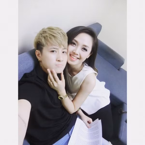 Trong năm 2016, cộng đồng mạng đánh giá cặp đôi Jay Lin và MC Ngọc Trang là cặp đôi đồng tính nữ nổi tiếng và đẹp đôi nhất.