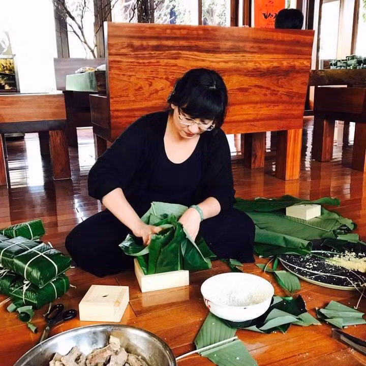 Bạn bè và người thân nhận xét, BTV Vân Anh ngày càng trẻ trung và xinh đẹp hơn.