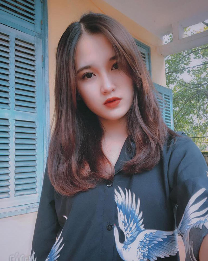 Trước những dư luận trái chiều, Lan Anh chia sẻ không cảm thấy ngạc nhiên, bởi trên trang cá nhân, khi livestream tương tác với bạn bè, cô bạn vẫn nhận được những lời nhận xét khiếm nhã từ người lạ.