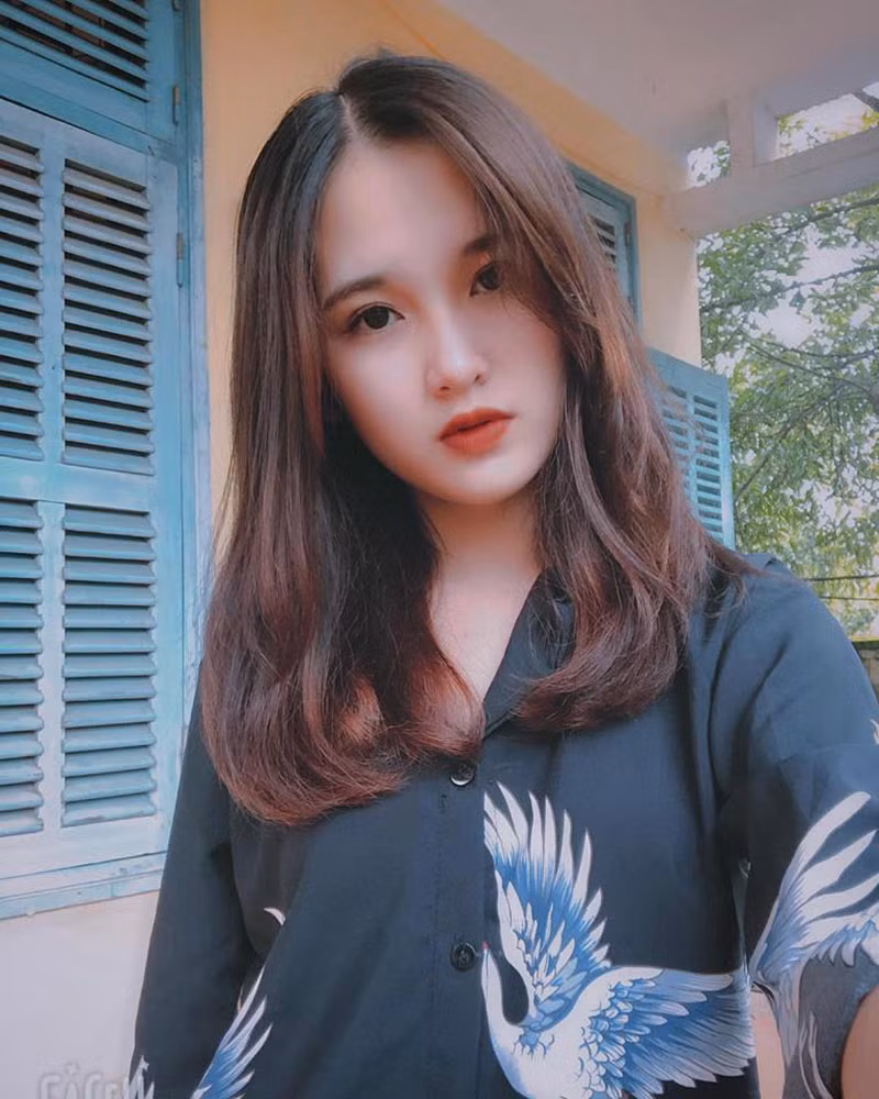 Trước những dư luận trái chiều, Lan Anh chia sẻ không cảm thấy ngạc nhiên, bởi trên trang cá nhân, khi livestream tương tác với bạn bè, cô bạn vẫn nhận được những lời nhận xét khiếm nhã từ người lạ.