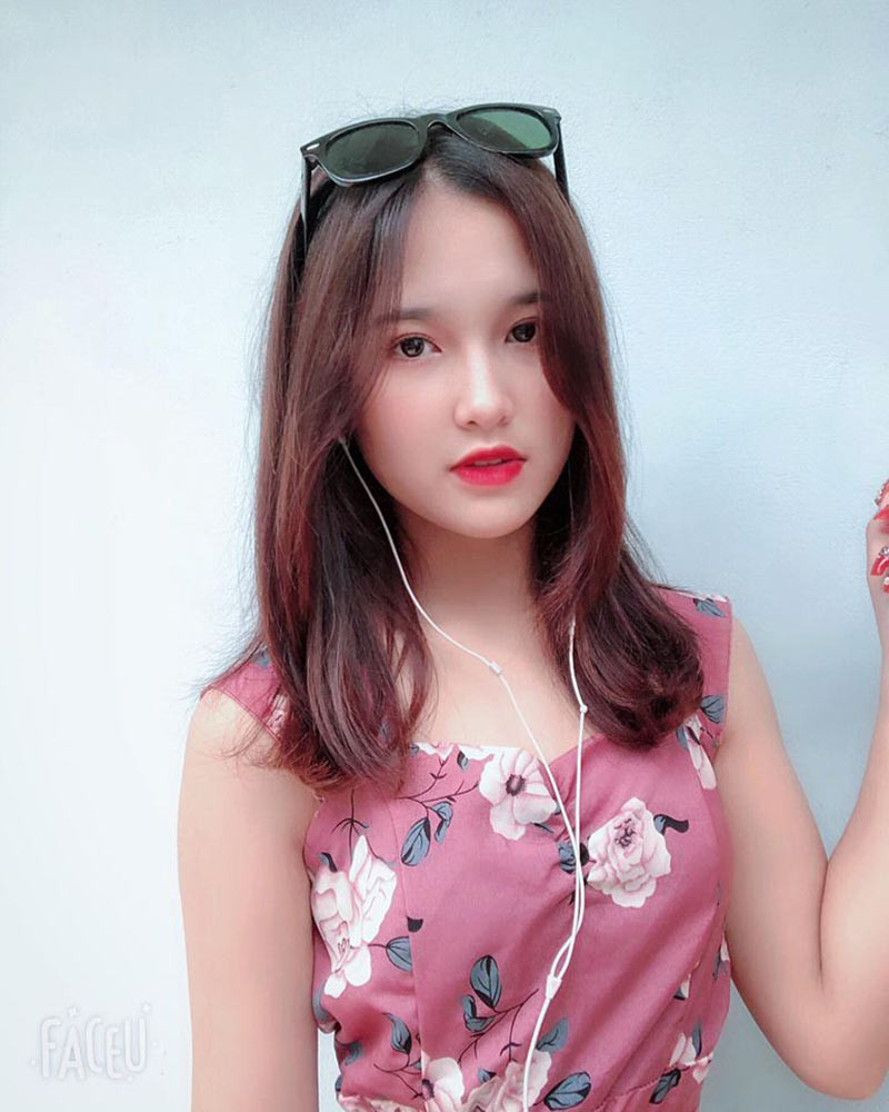 Khi biết bức ảnh của mình được chia sẻ và tìm kiếm, Lan Anh khá bất ngờ. Bên cạnh những lời khen, cũng có không ít bình luận khiếm nhã về ngoại hình, vóc dáng của cô nữ sinh 16 tuổi.