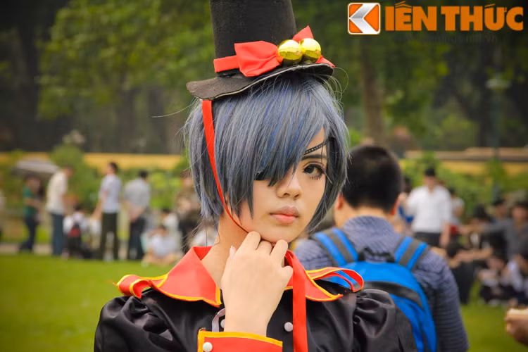 Trong những bộ cánh màu mè, trang điểm kỹ càng, các bạn trẻ đã hóa thân thành nhiều nhân vật Cosplay khiến cho lễ hội hoa Anh Đào 2016 trở nên màu sắc hơn.