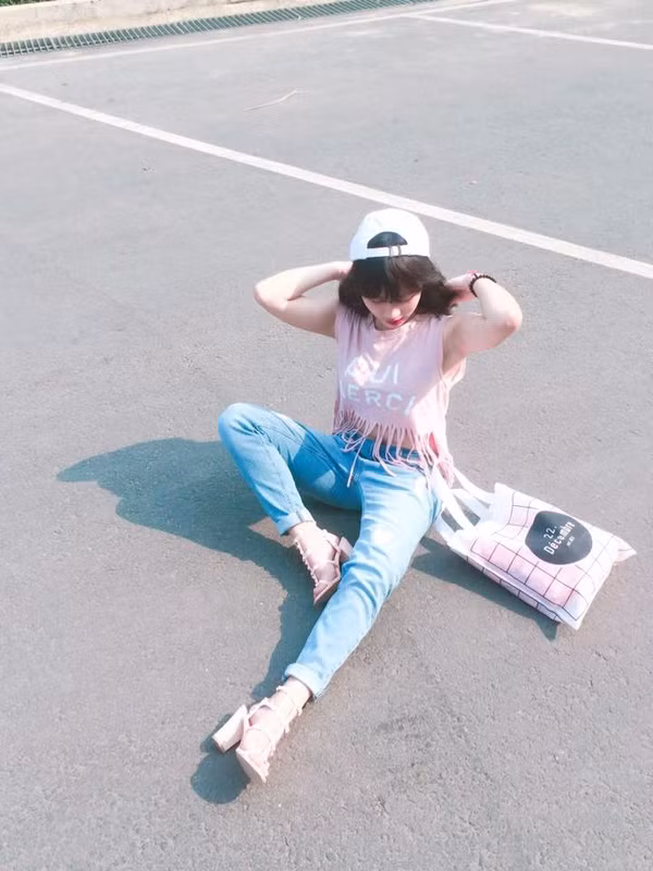 Nhiều bạn trẻ còn vui vẻ gọi trào lưu chụp ảnh mới này bằng cái tên rất vui vẻ đó là "diễn sâu".