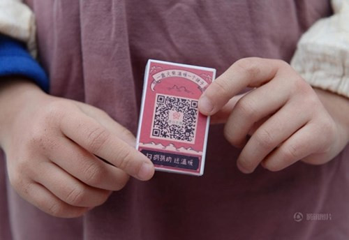 Trong những ngày đông lạnh lẽo, Tủ đồ yêu thương sẽ phát động chiến dịch Cô bé bán diêm để nâng cao ý thức của người dân về những khó khăn mà trẻ em vùng núi đang trải qua.