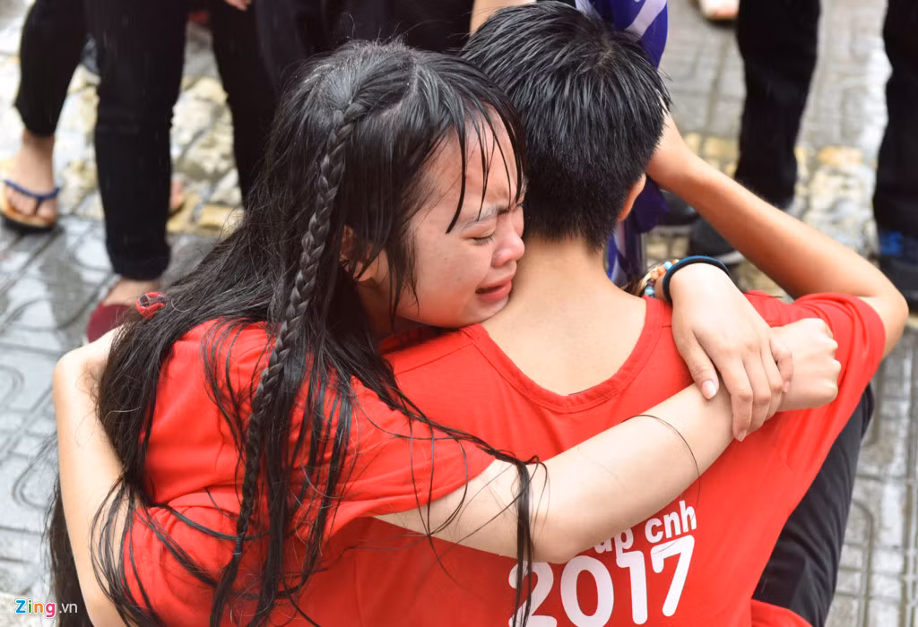 Có lẽ, họ chỉ mong thời gian ngừng trôi để được bên nhau nhiều hơn.