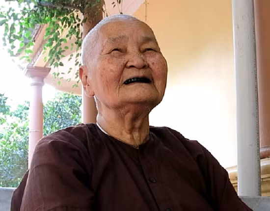 Nhà sư Thích Minh Chính, người hơn nửa thế kỷ trụ trì chùa Tiêu, Bắc Ninh.