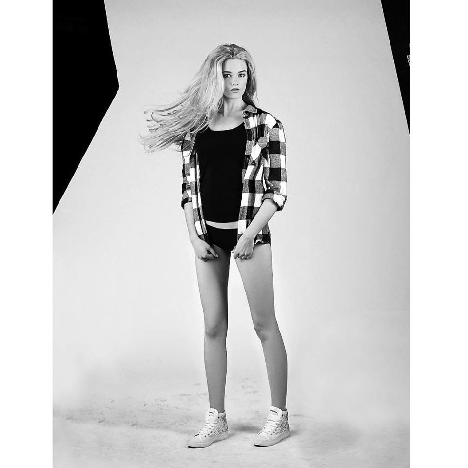 Người đẹp có nhan sắc cổ điển mà chúng ta thường thấy trong các bức họa.