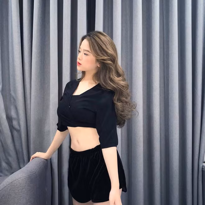 Da trắng như bông bưởi, trắng như xài kem trộn nhưng Linh Ka vẫn khăng khăng mình đen...