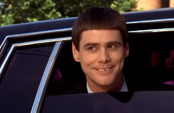 Kiểu đầu được nhiều nghệ sĩ hài sử dụng để mang lại vẻ ngố cho nhân vật mình nhập vai.