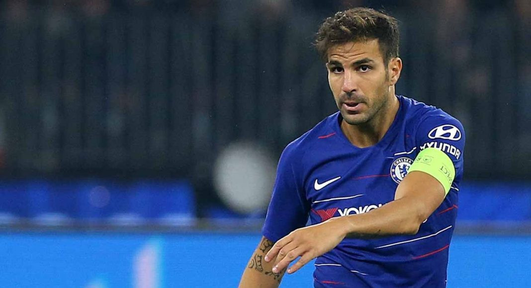 Theo Guardian, diễn biến bất ngờ khi Cesc Fabregas muốn tiếp tục gắn bó với Chelsea dù không được HLV Sarri trao nhiều cơ hội ra sân.