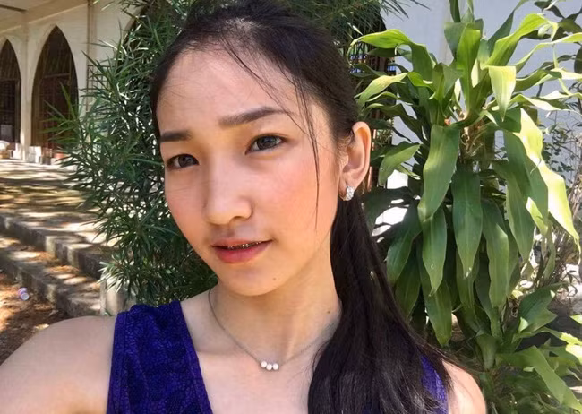 Ngoài việc giống với nhân vật Hoa Mộc Lan, cô bạn Sasha còn được nhiều người chú ý tới nhờ phong cách ăn mặc khiến người khác cảm nhận được sự hiện đại, tươi trẻ và có một chút phá cách.