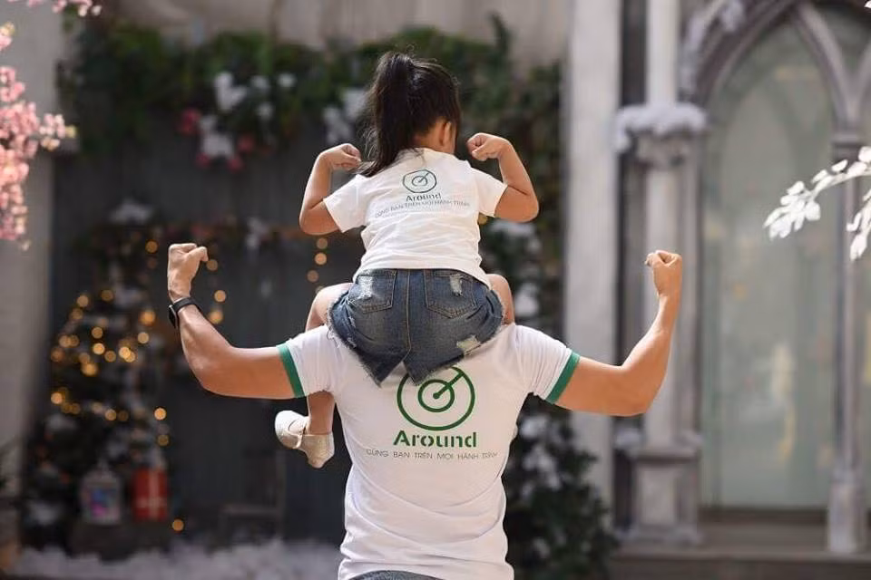 Chia sẻ series hài Tết 2018, anh Mạnh Hải chia sẻ rằng mình đã nhận lời vì nhãn hàng không quản lý lịch hay cố ý đánh mất đi sự ngây thơ trong lối diễn xuất của Bối Bối. Đây là điều tất yếu bởi, cô bé 5 tuổi này có chỗ đứng trong lòng dân mạng chính nhờ sự hồn nhiên và nếu mất vì gò bó, o ép bởi kịch bản sẽ làm cha con anh cảm thấy bí bách và rơi vào tình trạng thương mại hóa quá cao.